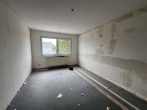 Schöne Drei-Raumwohnung mit Keller und PKW- Stellplatz - Wohnzimmer