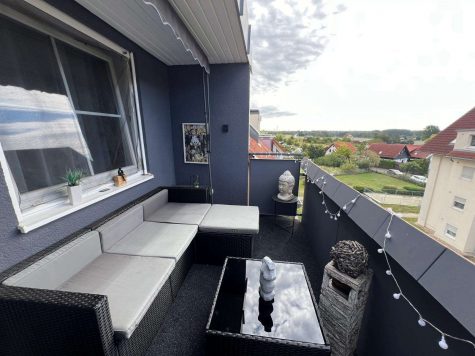 Bezugsfrei!! Schöne 3-Raumwohnung mit Balkon + TG in Ermlitz, 06258 Schkopau OT Ermlitz, Dachgeschosswohnung