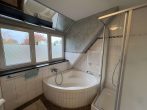 Attraktives Ferienhaus mit vier Wohneinheiten in Buschvitz und Wasserblick - Badezimmer