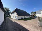 Reetgedecktes Bauernhaus mit Boddenblick - Hausansicht