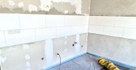 Generationswohnen mit Personenaufzug und Photovoltaikanlage! - 11-Küche Altbau EG