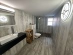 Reetgedecktes Bauernhaus mit Boddenblick - Badezimmer