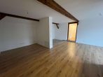 Erstbezug + Attraktive 3- Raum-Wohnung + 2 PKW- Stellplätze - Wohnzimmer