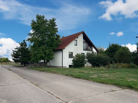 Landwirtschaftlicher Betrieb sucht neuen Inhaber, 04509 04509 Wiedemar OT Zschernitz, Einfamilienhaus