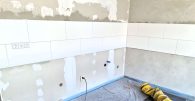 Generationswohnen mit Personenaufzug und Photovoltaikanlage! - 11-Küche Altbau EG