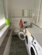 Schöne Doppelhaushälfte mit Garten und Garage - Badezimmer