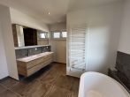 Sie wollen nur noch einziehen? Stadtvilla zum Erstbezug! - Badezimmer