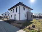 Sie wollen nur noch einziehen? Stadtvilla zum Erstbezug! - Hausansicht
