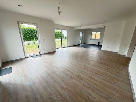 Sie wollen nur noch einziehen? Stadtvilla zum Erstbezug!, 04509 Wiedemar OT Zwochau, Villa