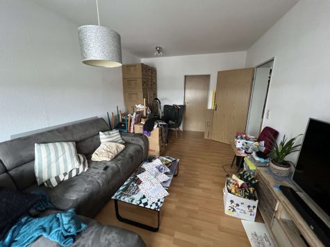 Schöne Drei-Raumwohnung mit Keller und PKW- Stellplatz, 04435 Schkeuditz, Erdgeschosswohnung