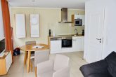 Ferienwohnung Lobbe auf Rügen – 50 m zum Sandstrand, voll möbliert & erfolgreich vermietet - Küche