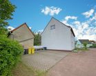 Schöne Drei-Raumwohnung mit Garten und PKW- Stellplatz - PKW- Stellplatz