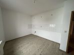 Schöne Drei-Raumwohnung mit Garten und PKW- Stellplatz - Küche