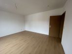 Schöne Drei-Raumwohnung mit Garten und PKW- Stellplatz - Schlafzimmer