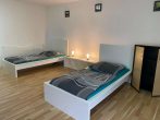 Schöne Doppelhaushälfte mit Garten und Garage - Schlafzimmer