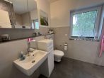 Neuwertiger Bungalow mit großer Doppelgarage + EBK - Gäste-WC