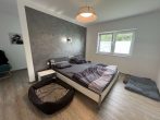 Neuwertiger Bungalow mit großer Doppelgarage + EBK - Schlafzimmer
