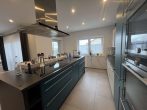 Neuwertiger Bungalow mit großer Doppelgarage + EBK - Küche