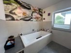 Neuwertiger Bungalow mit großer Doppelgarage + EBK - Badezimmer