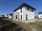 Sie wollen nur noch einziehen? Stadtvilla zum Erstbezug! - Hausansicht